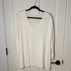 Chico's Size XXL Women's The Ultimate Ivory V-Neck Tee